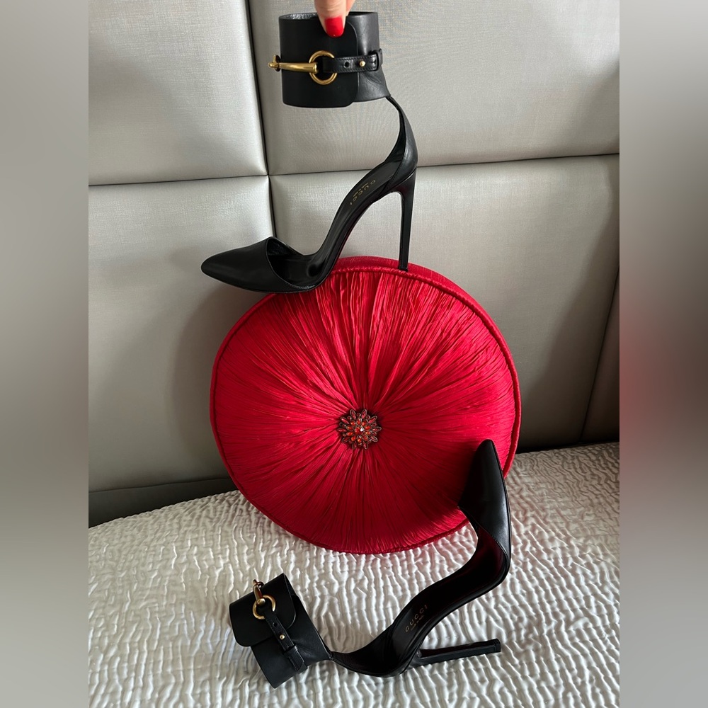 Authentic Gucci ankle cuff horsebit heels - Picture 7 of 17